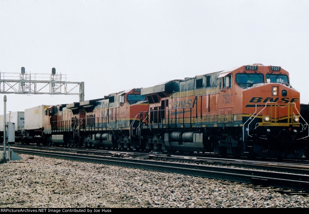 BNSF 7527 West